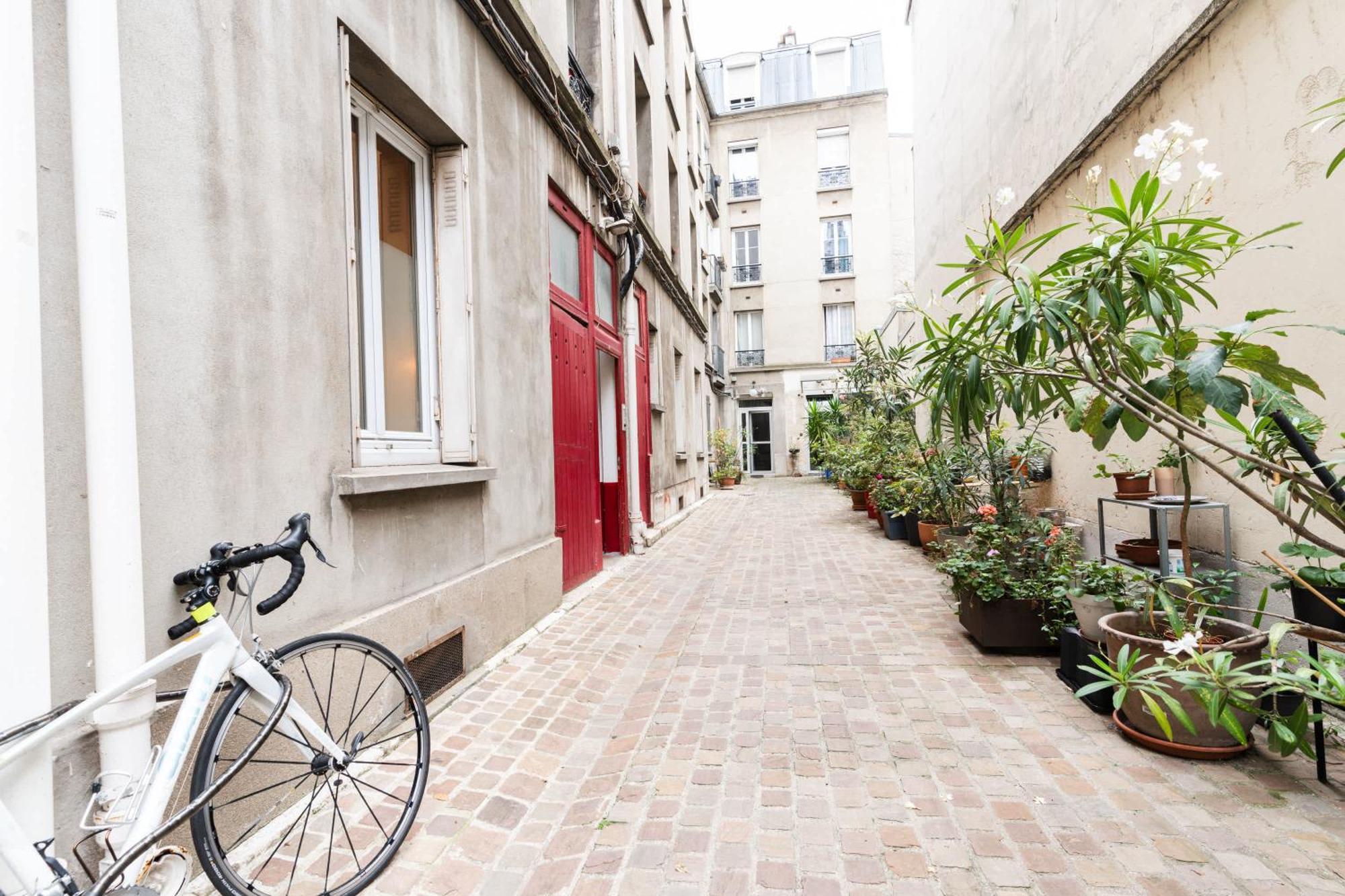Loft 4 Bedroom Montmartre Pigalle Ac By Lcc Agency Париж Экстерьер фото