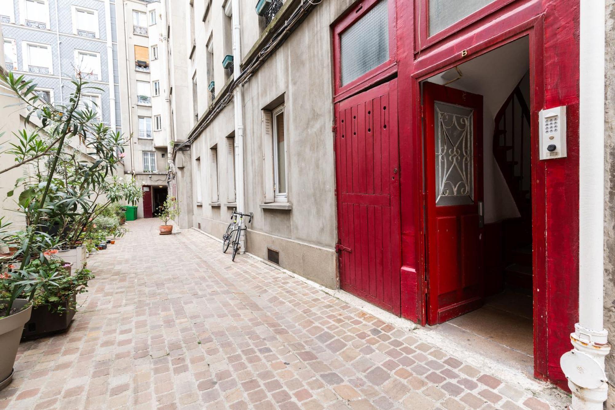 Loft 4 Bedroom Montmartre Pigalle Ac By Lcc Agency Париж Экстерьер фото